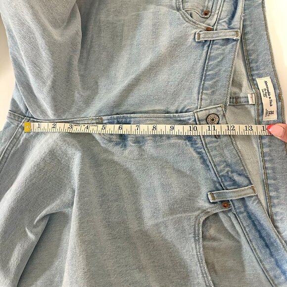 Abercrombie Curve Love Baggy Jean - Picture 12 of 13